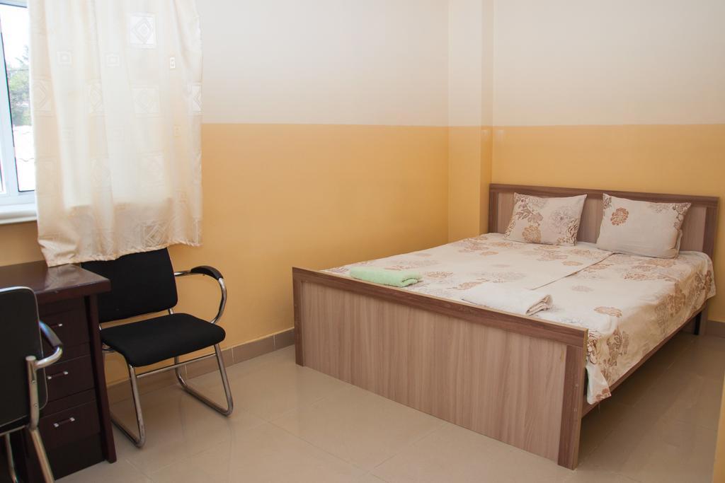 Sakura Guesthouse Bishkek Ngoại thất bức ảnh