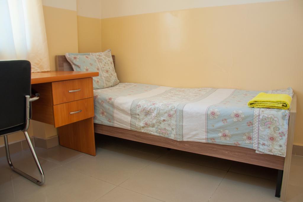 Sakura Guesthouse Bishkek Ngoại thất bức ảnh